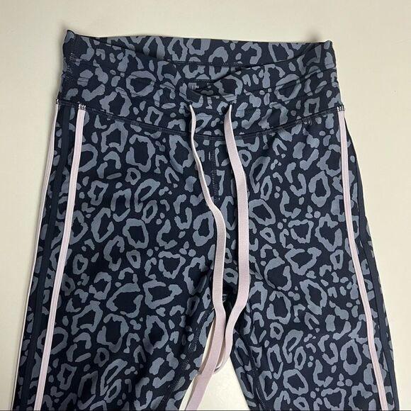 The Upside Soul Cycle Blue Purple Leopard Leggings XS - Picture 12 of 12